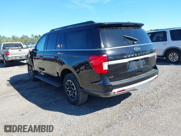 2024 Ford Expedition Max XLT with VIN 1FMJK1H83REA27722, listed as a IAAI auction lot 41826831 with 31,276 mi miles and . Bid and sale history available at DreamBid. Image 3.