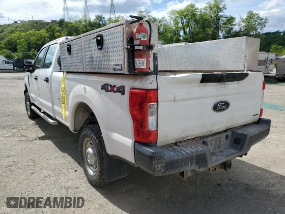 2019 Ford F-250 XL with VIN 1FT7W2B60KEC69079, listed as a Copart auction lot 57605395 with 142,011 mi miles and Clean title. Bid and sale history available at DreamBid. Image 2.