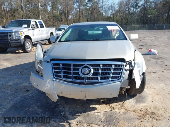 2013 Cadillac XTS Luxury with VIN 2G61P5S39D9172708, listed as a IAAI auction lot 41781371 with 100,173 mi miles. Bid and sale history available at carsss.com. Image 6.