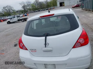 2011 Nissan Versa 1.8 S with VIN 3N1BC1CP9BL476268, listed as a IAAI auction lot 42048272 with 152,231 mi miles. Bid and sale history available at carsss.com. Image 16.