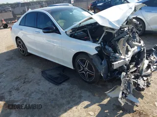 2020 Mercedes-Benz C 300 z VIN W1KWF8EB1LR594900, wystawiony jako IAAI lot #42076701 z przebiegiem 45 444 mil mil oraz . Historia ofert i sprzedaży dostępna na DreamBid. Obrazek 1.