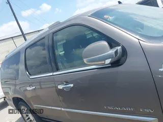 2014 Cadillac Escalade ESV Platinum with VIN 1GYS3KEF9ER241951, listed as a IAAI auction lot 42329074 with 239,665 mi miles and . Bid and sale history available at DreamBid. Image 13.