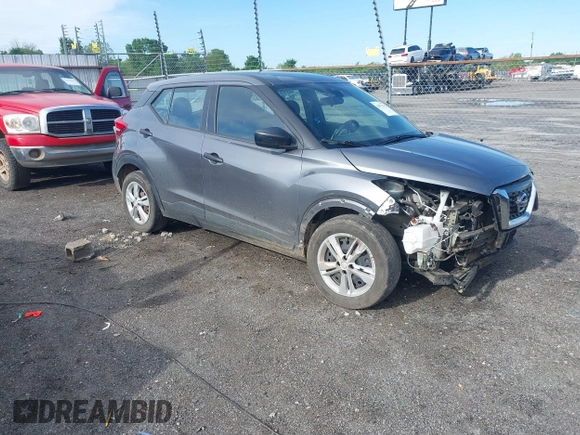 2020 Nissan Kicks S z VIN 3N1CP5BV1LL544239, wystawiony jako IAAI lot #42071513 z przebiegiem 89 921 mil mil oraz . Historia ofert i sprzedaży dostępna na DreamBid. Obrazek 1.