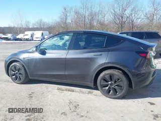 2025 Tesla Model Y Long Range with VIN 7SAYGDED0SF256230, listed as a IAAI auction lot 41356520 with 262 mi miles and . Bid and sale history available at DreamBid. Image 14.