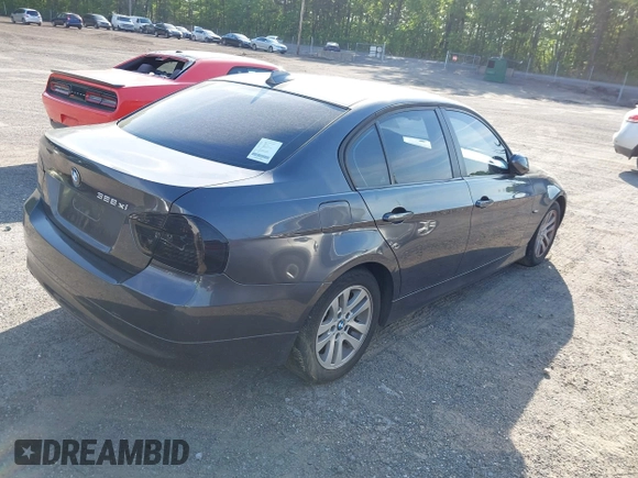 2007 BMW 3 Series 328xi z VIN WBAVC93517K033593, wystawiony jako IAAI lot #42137856 z przebiegiem Nie podano mil oraz . Historia ofert i sprzedaży dostępna na DreamBid. Obrazek 4.