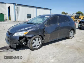 2010 Toyota Matrix S z VIN 2T1KE4EE7AC038080, wystawiony jako Copart lot #52586595 z przebiegiem 159 301 mil mil oraz Szkoda całkowita • Salvage title. Historia ofert i sprzedaży dostępna na DreamBid. Obrazek 1.