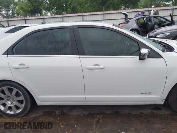 2008 Lincoln MKZ z VIN 3LNHM26TX8R625632, wystawiony jako IAAI lot #41905293 z przebiegiem 205 485 mil mil oraz . Historia ofert i sprzedaży dostępna na DreamBid. Obrazek 14.