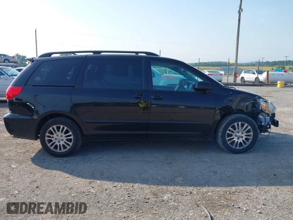 2010 Toyota Sienna XLE z VIN 5TDYK4CC4AS310757, wystawiony jako IAAI lot #42496526 z przebiegiem 238 468 mil mil oraz . Historia ofert i sprzedaży dostępna na DreamBid. Obrazek 13.