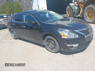 2013 Nissan Altima 2.5 S with VIN 1N4AL3AP4DC116403, listed as a IAAI auction lot 42058222 with 183,195 mi miles. Bid and sale history available at carsss.com. Image 1.