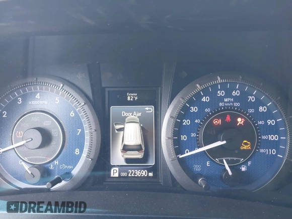 2017 Toyota Sienna XLE Auto Access Seat with VIN 5TDYZ3DC1HS790934, listed as a IAAI auction lot 42510179 with 223,690 mi miles and . Bid and sale history available at DreamBid. Image 15.