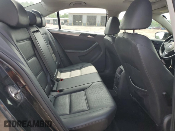 2013 Volkswagen Jetta SE with VIN 3VWDP7AJ8DM360632, listed as a Copart auction lot 57238425 with 133,972 mi miles and Salvage title. Bid and sale history available at DreamBid. Image 10.