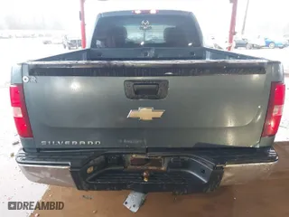 2008 Chevrolet Silverado 1500 Work Truck with VIN 1GCEC19X38Z139968, listed as a IAAI auction lot 41450092 with 301,914 mi miles. Bid and sale history available at carsss.com. Image 13.