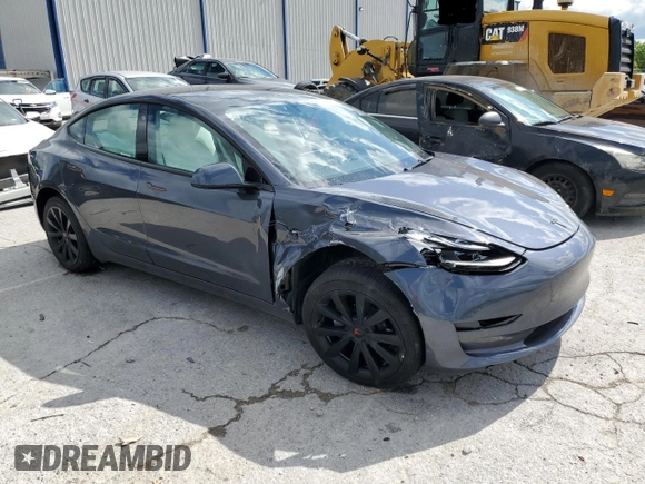 2023 Tesla Model 3 z VIN 5YJ3E1EA0PF677471, wystawiony jako Copart lot #57661625 z przebiegiem 20 326 mil mil oraz Szkoda całkowita • Salvage title. Historia ofert i sprzedaży dostępna na DreamBid. Obrazek 4.