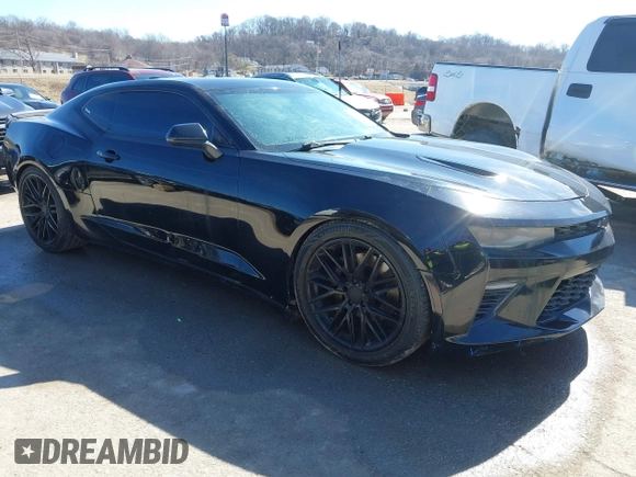 2017 Chevrolet Camaro 1SS z VIN 1G1FF1R7XH0199125, wystawiony jako IAAI lot #41644591 z przebiegiem 110 634 mil mil oraz . Historia ofert i sprzedaży dostępna na DreamBid. Obrazek 1.
