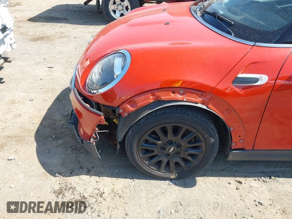 2019 MINI Hardtop Cooper with VIN WMWXP5C5XK2H32139, listed as a IAAI auction lot 41758248 with 1,136 mi miles and . Bid and sale history available at DreamBid. Image 6.