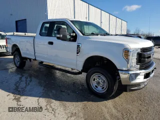 2019 Ford F-350 XL with VIN 1FT8X3B64KEE72497, listed as a Copart auction lot 85768544 with 70,189 mi miles and Non repairable. Bid and sale history available at DreamBid. Image 4.
