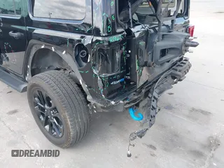 2022 Jeep Wrangler Unlimited Sahara with VIN 1C4JJXP60NW153776, listed as a IAAI auction lot 42108916 with 39,123 mi miles and . Bid and sale history available at DreamBid. Image 6.