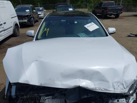 2015 Hyundai Genesis 3.8L with VIN KMHGN4JE0FU055255, listed as a IAAI auction lot 42123154 with 48,130 mi miles and . Bid and sale history available at DreamBid. Image 10.