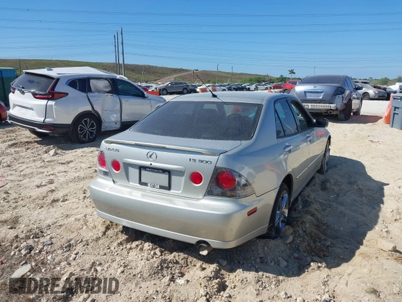 2004 Lexus IS with VIN JTHBD192340083158, listed as a IAAI auction lot 41543974 with 163,956 mi miles and . Bid and sale history available at carsss.com. Image 4.