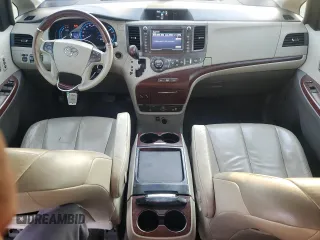 2011 Toyota Sienna XLE with VIN 5TDDK3DC1BS011963, listed as a Copart auction lot 54951565 with 196,868 mi miles and Salvage title. Bid and sale history available at DreamBid. Image 8.