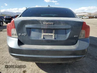 2008 Volvo S40 2.4L с VIN YV1MS382482399976, выставлен на аукционе Copart как лот 53999455 с пробегом Не указан миль и Списание • Salvage title. История ставок и продаж доступна на DreamBid. Изображение 6.