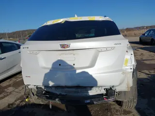 2021 Cadillac XT5 AWD Premium Luxury with VIN 1GYKNDRS9MZ149394, listed as a IAAI auction lot 41465952 with 32,292 mi miles. Bid and sale history available at carsss.com. Image 6.