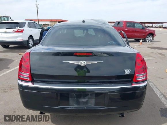 2008 Chrysler 300 C Hemi with VIN 2C3KA63H18H335466, listed as a IAAI auction lot 41899381 with Not Provided miles and . Bid and sale history available at carsss.com. Image 15.