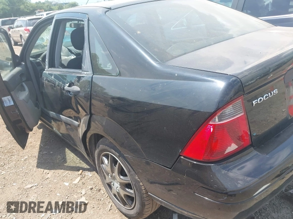 2007 Ford Focus S с VIN 1FAFP34N97W303613, выставлен на аукционе IAAI как лот 42569973 с пробегом 141 821 миль миль и . История ставок и продаж доступна на DreamBid. Изображение 3.