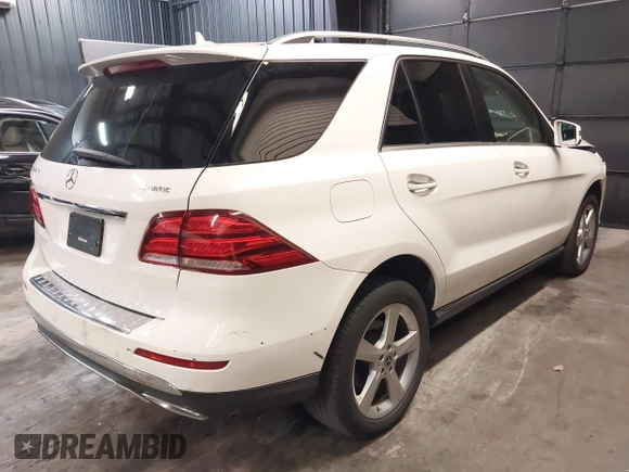 2017 Mercedes-Benz GLE 350 z VIN 4JGDA5HB2HA913359, wystawiony jako IAAI lot #42017821 z przebiegiem 81 885 mil mil oraz . Historia ofert i sprzedaży dostępna na DreamBid. Obrazek 4.