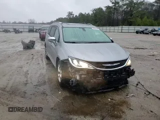 2018 Chrysler Pacifica Limited with VIN 2C4RC1GG1JR320524, listed as a Copart auction lot 48353795 with 133,624 mi miles and Salvage title. Bid and sale history available at DreamBid. Image 11.