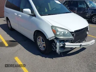 2005 Honda Odyssey TOURING with VIN 5FNRL38865B083615, listed as a IAAI auction lot 41993430 with 86,636 mi miles. Bid and sale history available at carsss.com. Image 1.
