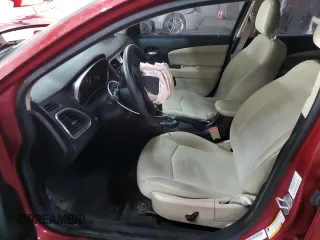 2014 Chrysler 200 LX z VIN 1C3CCBAG3EN132115, wystawiony jako Copart lot #44585945 z przebiegiem 104 111 mil mil oraz Szkoda całkowita • Salvage title. Historia ofert i sprzedaży dostępna na DreamBid. Obrazek 7.
