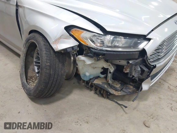 2014 Ford Fusion SE with VIN 3FA6P0H92ER284852, listed as a IAAI auction lot 42104842 with 103,295 mi miles. Bid and sale history available at carsss.com. Image 6.