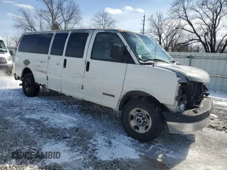 2004 GMC Savana with VIN 1GJHG39U641221276, listed as a Copart auction lot 45674535 with 278,653 mi miles and Salvage Title. Bid and sale history available at carsss.com. Image 4.