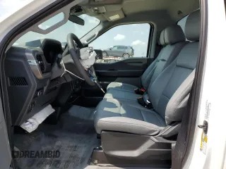2024 Ford F-150 XL z VIN 1FTMF1KP2RKE56518, wystawiony jako Copart lot #53966135 z przebiegiem 6 192 mil mil oraz Szkoda całkowita • Salvage title. Historia ofert i sprzedaży dostępna na DreamBid. Obrazek 7.