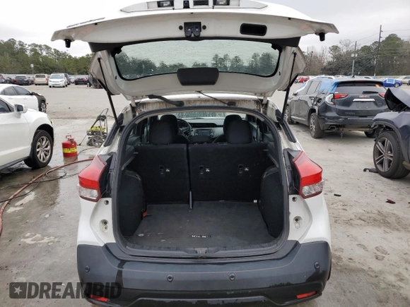 2020 Nissan Kicks S with VIN 3N1CP5BV5LL557639, listed as a Copart auction lot 44612695 with 80,663 mi miles and Salvage Title. Bid and sale history available at carsss.com. Image 6.
