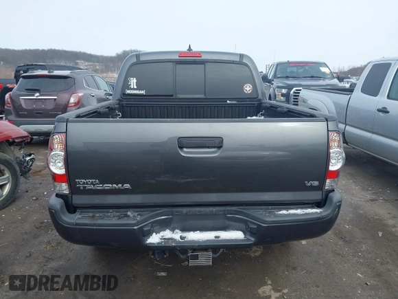 2014 Toyota Tacoma with VIN 3TMLU4EN1EM148353, listed as a IAAI auction lot 41602756 with 89,563 mi miles. Bid and sale history available at carsss.com. Image 17.