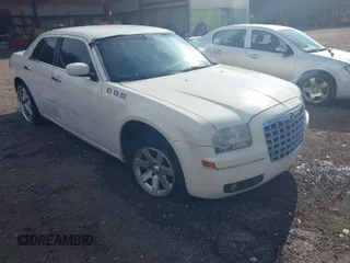 2005 Chrysler 300 with VIN 2C3JA53G65H130590, listed as a IAAI auction lot 41822725 with 1 mi miles. Bid and sale history available at carsss.com. Image 1.