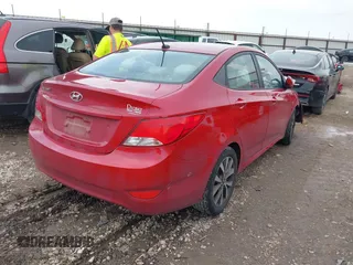 2017 Hyundai Accent SE z VIN KMHCT4AE4HU342234, wystawiony jako IAAI lot #41676466 z przebiegiem 100 897 mil mil oraz . Historia ofert i sprzedaży dostępna na DreamBid. Obrazek 4.