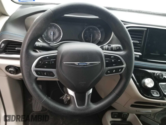 2021 Chrysler Pacifica Touring with VIN 2C4RC1FG5MR503463, listed as a IAAI auction lot 42140104 with 139,215 mi miles and . Bid and sale history available at DreamBid. Image 1.