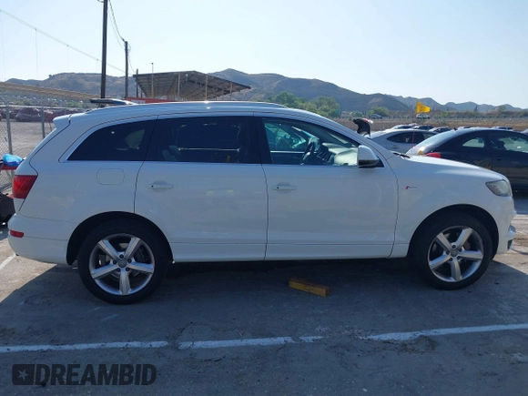 2014 Audi Q7 S line Prestige with VIN WA1DGAFE2ED010013, listed as a IAAI auction lot 42454744 with Not provided miles and . Bid and sale history available at DreamBid. Image 13.