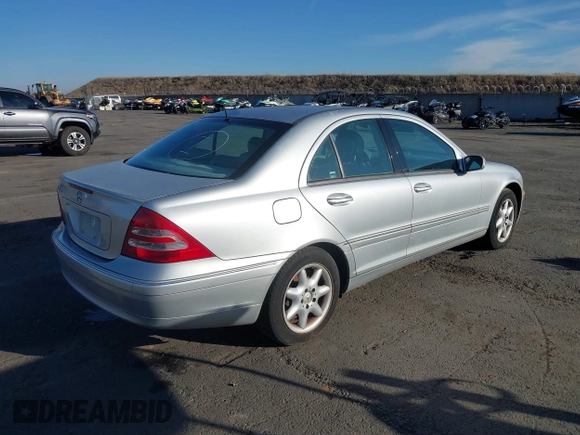 2001 Mercedes-Benz C 320 with VIN WDBRF64J41F033463, listed as a IAAI auction lot 38286733 with 236,726 mi miles and . Bid and sale history available at DreamBid. Image 4.