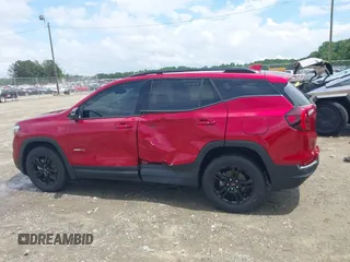 2024 GMC Terrain AT4 z VIN 3GKALYEGXRL271393, wystawiony jako IAAI lot #42222910 z przebiegiem 14 258 mil mil oraz . Historia ofert i sprzedaży dostępna na DreamBid. Obrazek 15.