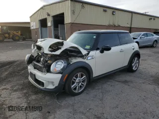 2011 MINI Hardtop S with VIN WMWSV3C54BTY14010, listed as a Copart auction lot 50754225 with 69,852 mi miles and Salvage Title. Bid and sale history available at DreamBid. Image 1.