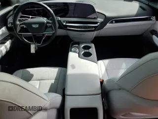 2023 Cadillac LYRIQ RWD Luxury z VIN 1GYKPMRK6PZ002495, wystawiony jako Copart lot #44713454 z przebiegiem 7347 mil mil oraz . Historia ofert i sprzedaży dostępna na DreamBid. Obrazek 8.