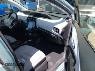 2017 Toyota Prius Two with VIN JTDKARFU9H3042326, listed as a IAAI auction lot 41991608 with 90,089 mi miles. Bid and sale history available at carsss.com. Image 5.