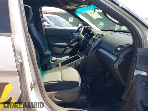 2013 Ford Police Interceptor Utility z VIN 1FM5K8AR8DGA68521, wystawiony jako IAAI lot #42063404 z przebiegiem 84 716 mil mil oraz . Historia ofert i sprzedaży dostępna na DreamBid. Obrazek 5.