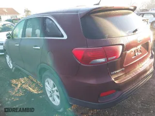 2019 Kia Sorento LX V6 with VIN 5XYPGDA51KG441757, listed as a IAAI auction lot 41768143 with 999,999 mi miles. Bid and sale history available at carsss.com. Image 3.