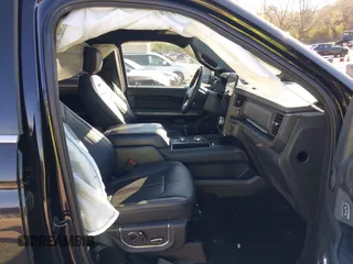 2024 Ford Expedition z VIN 1FMJK1M85REA16369, wystawiony jako IAAI lot #41888016 z przebiegiem 80 000 mil mil oraz . Historia ofert i sprzedaży dostępna na DreamBid. Obrazek 5.