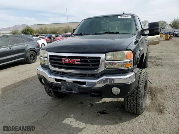 2007 GMC Sierra 2500HD Classic SLE1 with VIN 1GTHK29D37E106700, listed as a Copart auction lot 51186525 with 392,749 mi miles and Salvage Title. Bid and sale history available at carsss.com. Image 10.